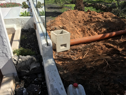 Trabajos de reparación de desagües.